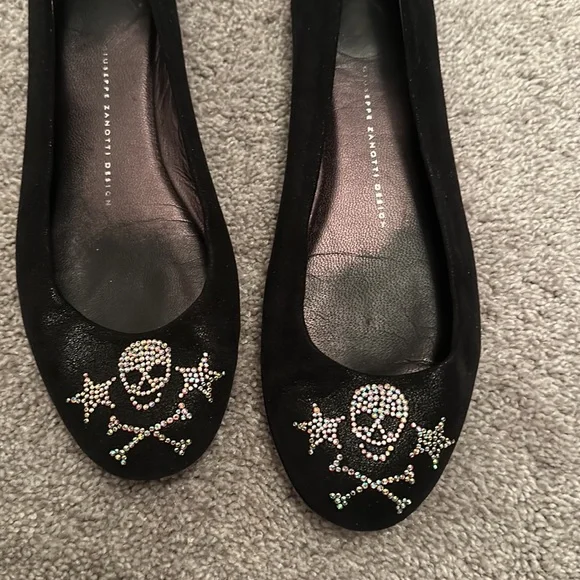 Giuseppe Zanotti flats - Picture 2 of 3